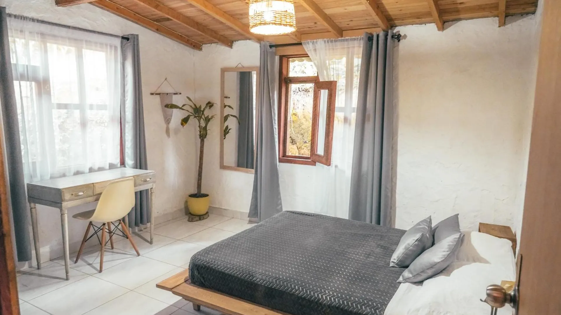 Hostal Casa Profunda - Santa Elena Medellín 0*,
