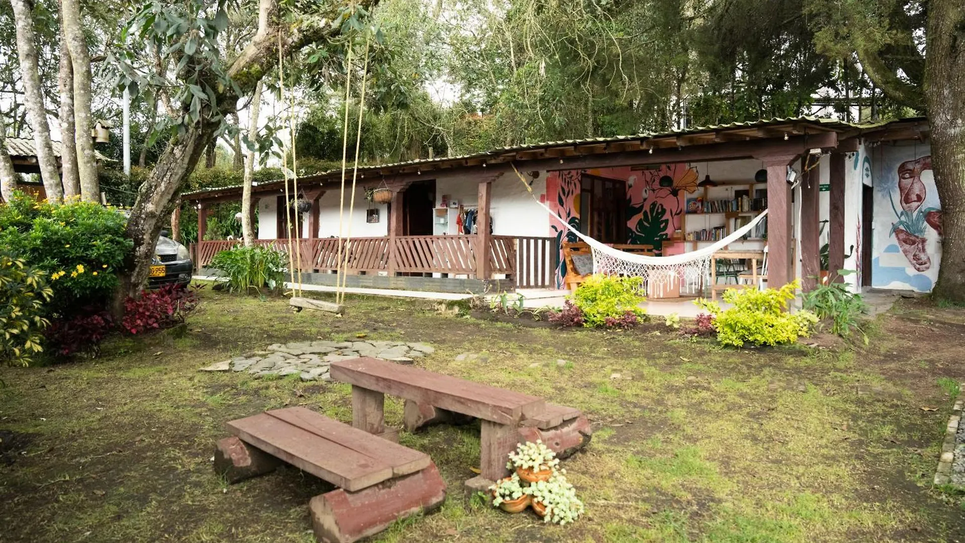 Hostal Casa Profunda - Santa Elena Medellín