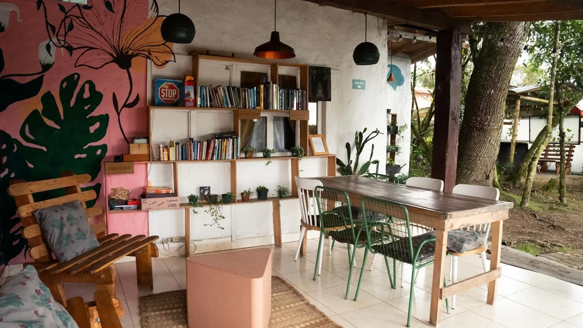 منزل الضيف ميديلين  في Casa Profunda - Santa Elena