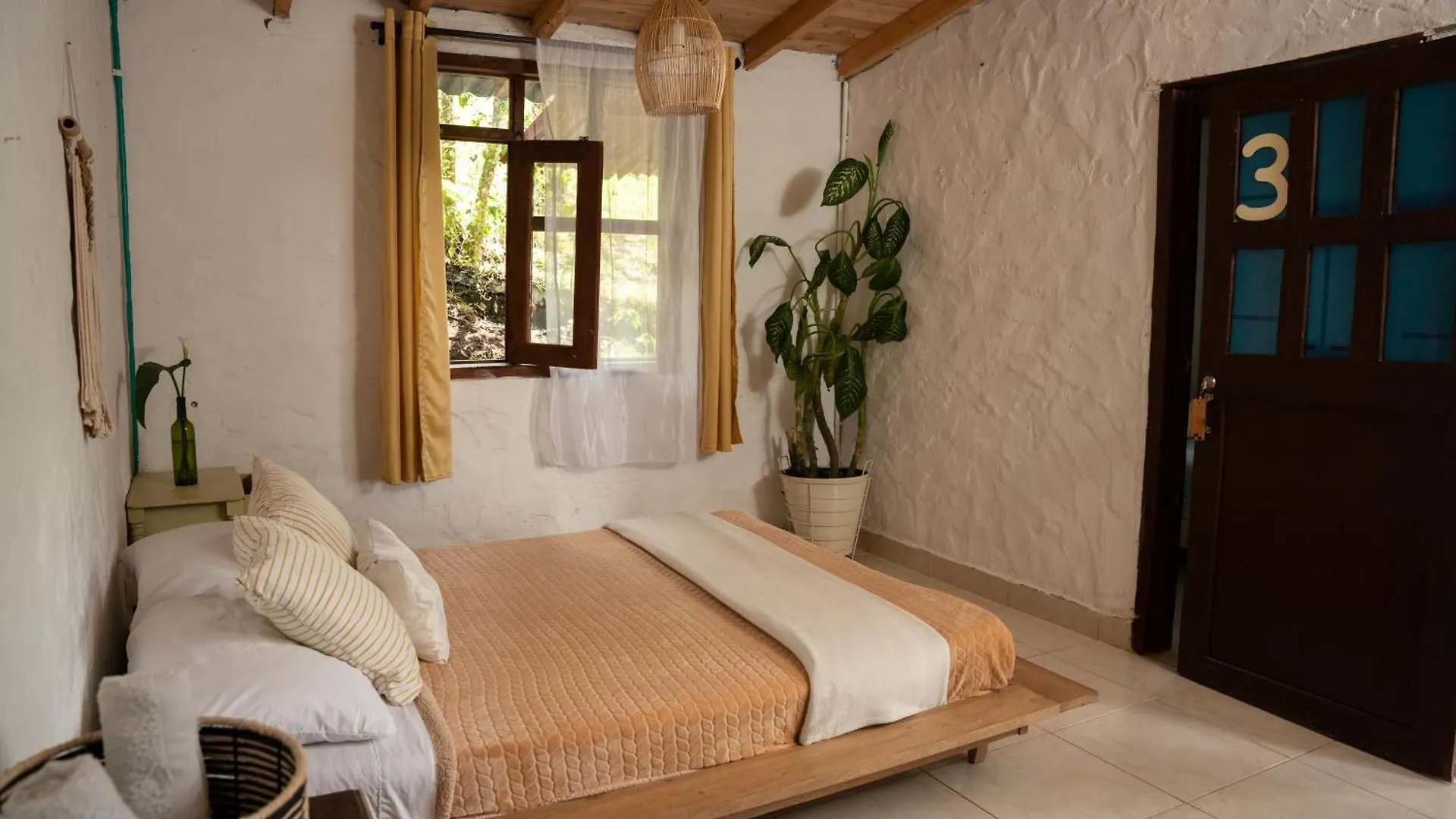 منزل الضيف ميديلين  في Casa Profunda - Santa Elena كولومبيا